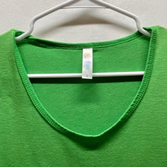 LuLaRoe Scoop Neck Tee Women's Small Bright Green Short Sleeve Cotton Blend GUC - Picture 4 of 4